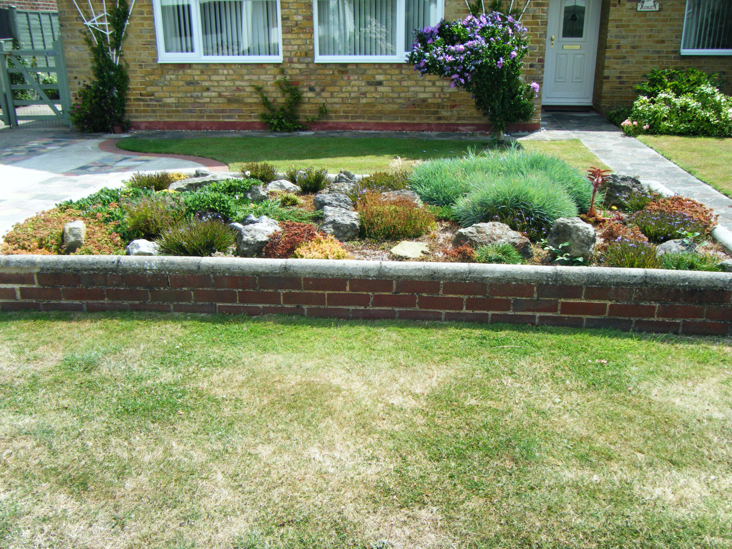 low leve front garden border planting scheme - a bit boring