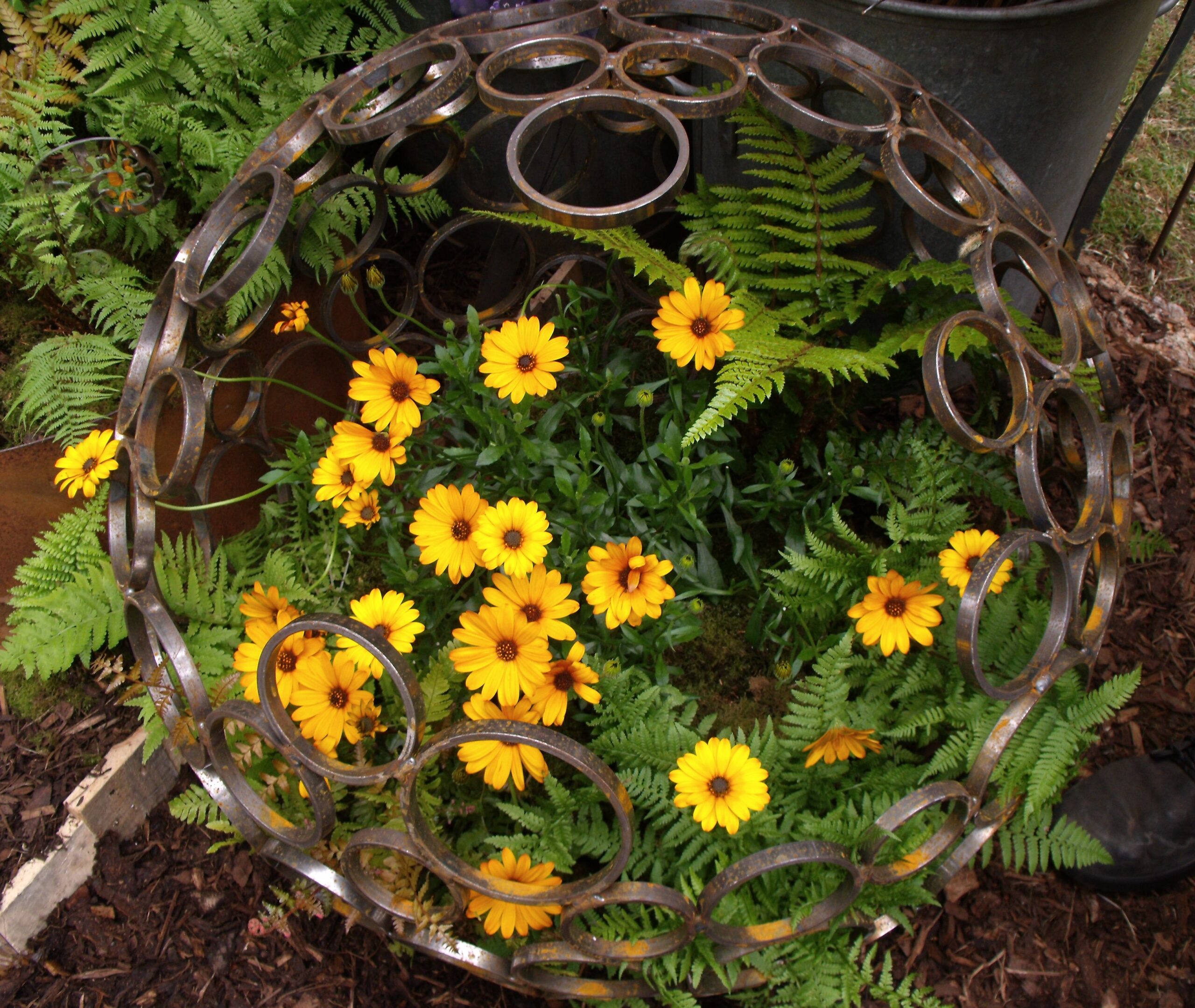 Stell circle Sculpture and Garden Art Stell circle Sculpture and Garden Art